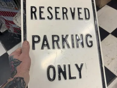Panneau métal « Reserved Parking Only » – 