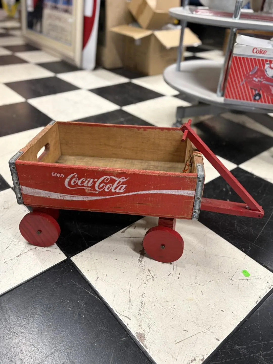 Chariot Coca-Cola en bois – 