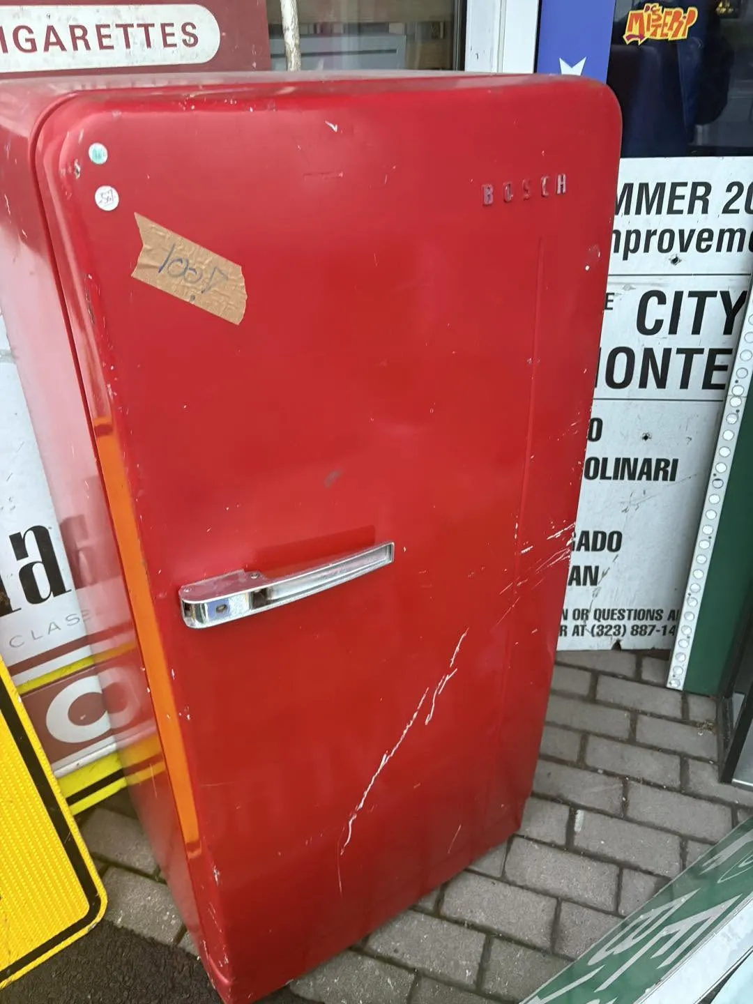 Réfrigérateur rétro rouge – 