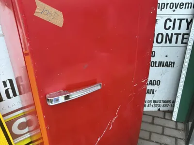Réfrigérateur rétro rouge – 