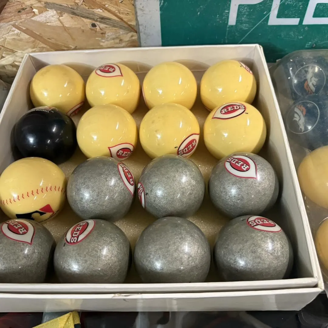 Jeu de boules de billard jaune et gris – 