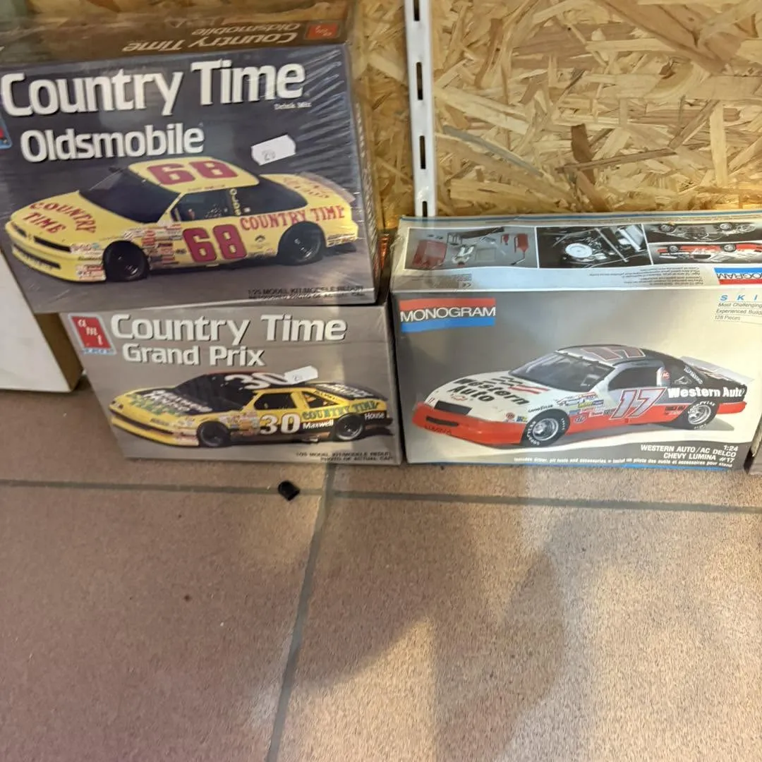 Voitures NASCAR Country Time en boîte – 